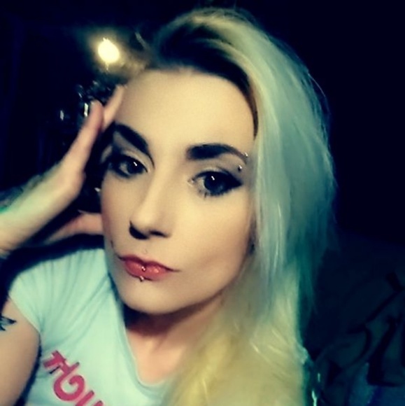 Meet your Posher, Ashley - Picture 1 of 1